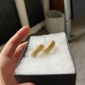 24K GOLD EARING (matching necklace on the same profile) BRAND NEW